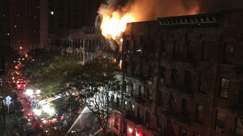NY: 1 muerto, 12 heridos en incendio en edificio residencial