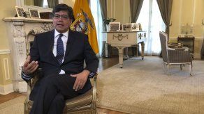 Ecuador niega trato injusto a Assange