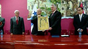 Universidad de Panamá entrega Honoris Causa a presidente de Cuba