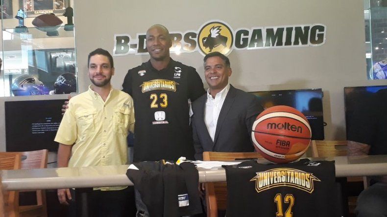 Michael Hicks: Duele no vestir la camiseta de Panamá
