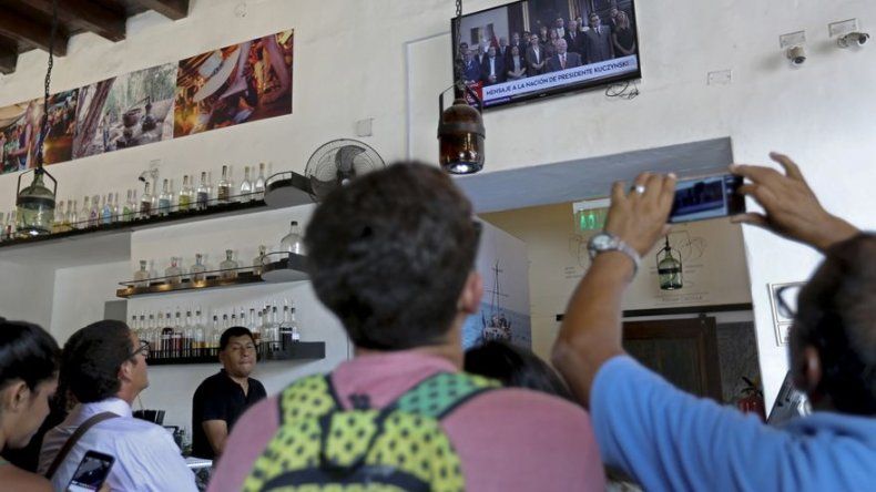 La izquierda pide que se convoque a nuevas elecciones en Perú
