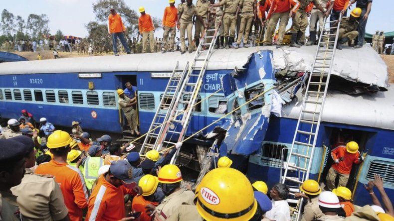 Al menos ocho muertos y 40 heridos en un accidente de tren en la India