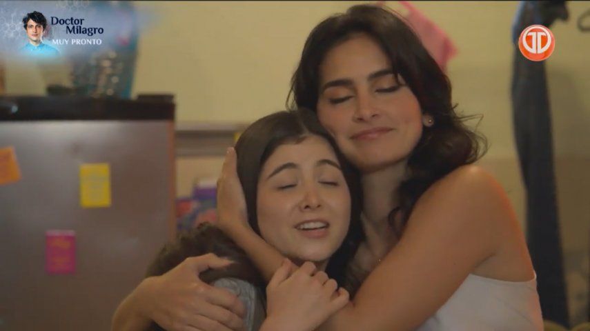 Valentina junto a su madre María Clara.