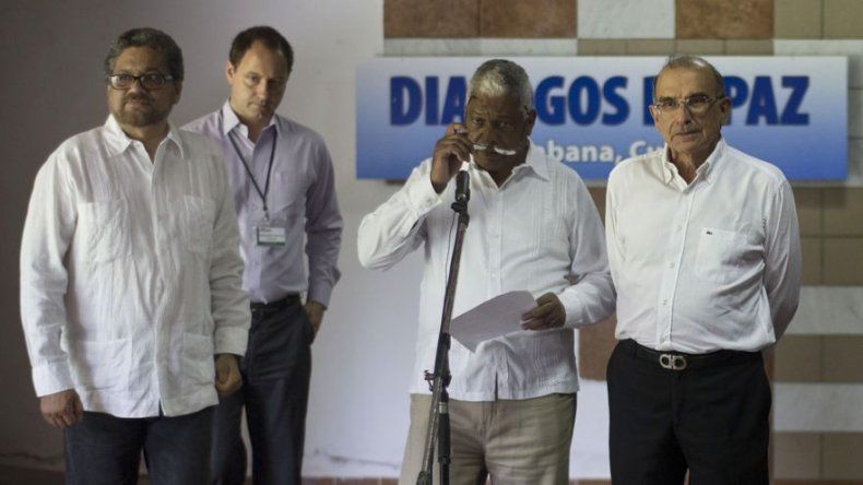 Comisión pide a Gobierno colombiano y a ELN instalar mesa de paz