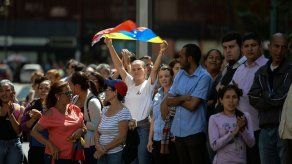 Las calles de Venezuela toman calor en primera protesta convocada por Guaidó