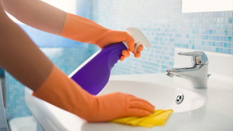 Mantén tu baño limpio y seco con esta alfombrilla antideslizante y