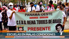 Comunidad educativa de varias escuelas de Panamá Oeste marchan hasta la Presidencia