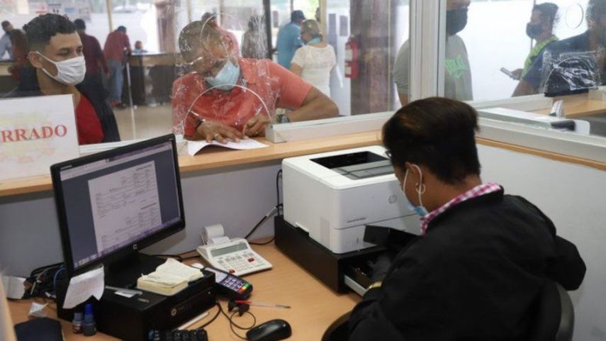 Se exceptúan las oficinas públicas que por razón de la naturaleza del servicio que prestan