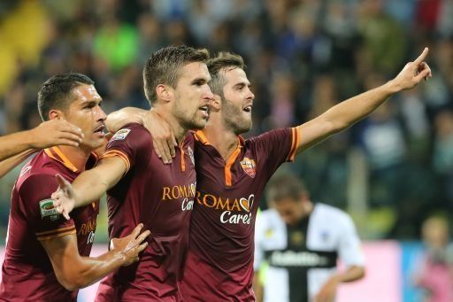 La Roma gana en Parma y alcanza al Nápoles en la Serie A