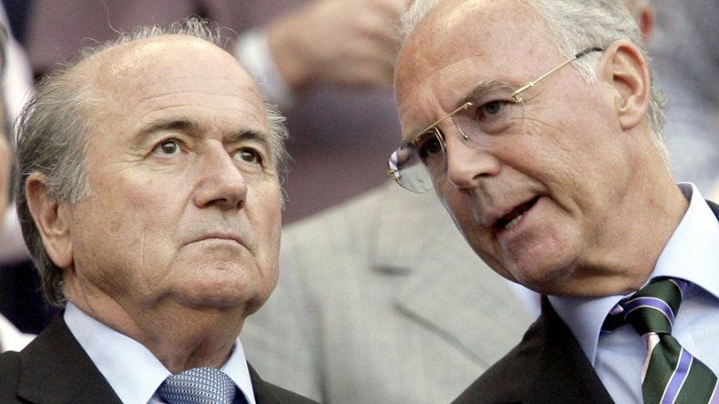 FIFA abre expediente por soborno contra Beckenbauer