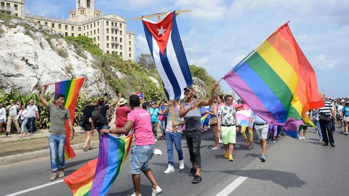 Mujer con pareja del mismo sexo recibe custodia de sus nietos en Cuba