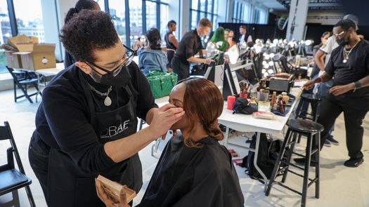 La moda vuelve a Nueva York con diseños sostenibles y de ensueño