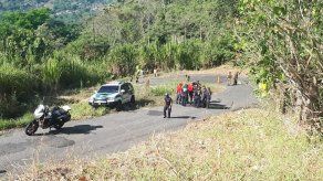 Vehículo cae a un precipicio en Paso Canoas