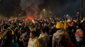 Congreso de Ecuador deja en suspenso destitución de Lasso por protestas