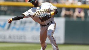 Yanquis adquieren a Hechavarría en un canje con los Piratas