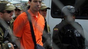 Hijo de Uribe admite relación comercial con dueño de DMG