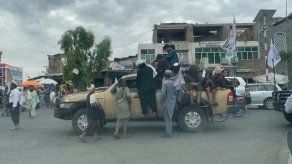 Líder de los talibanes ordena aplicación estricta de ley islámica en Afganistán