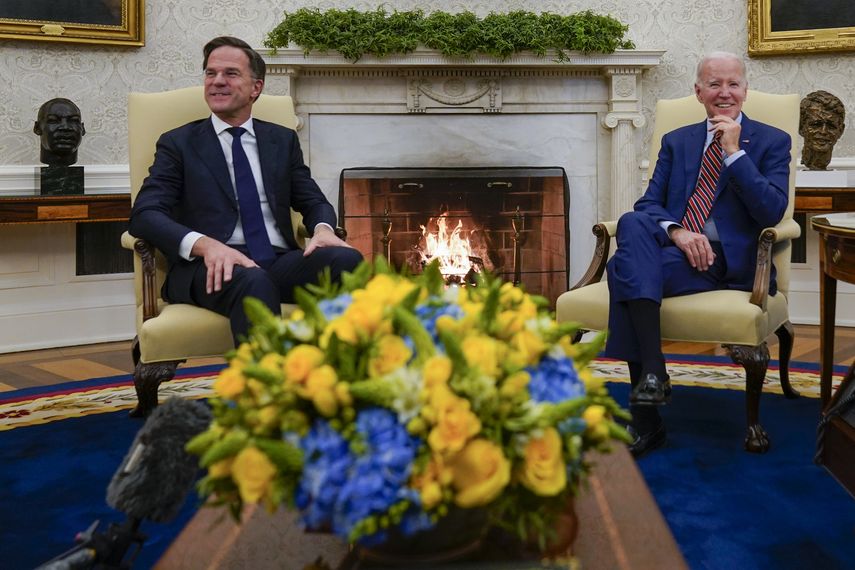 El presidente Joe Bidense reunió con el primer ministro holandés Mark Rutte en la Casa Blanca.