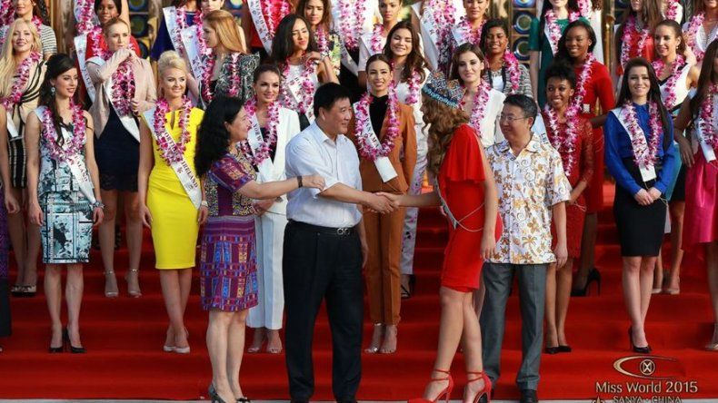 Realizan desfile para darle la bienvenida al Miss Mundo a Sanya