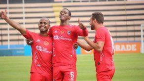 Ayarza anota doblete y le da una nueva victoria a Cienciano