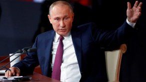 Putin dice que presunta injerencia rusa en EEUU fue inventada por oposción a Trump