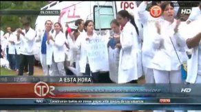 Técnicos en enfermería protestan de manera pacifica en vía Transísmica