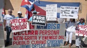 Grupo de exiliados en Miami expresa rechazo por la visita del papa a Cuba