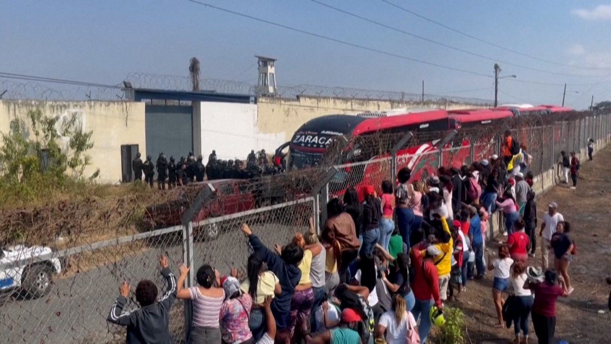 Nueva revuelta carcelaria en Ecuador deja 15 policías y militares heridos