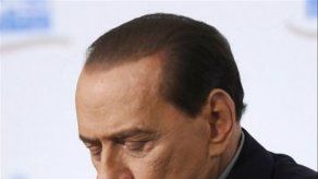 Berlusconi a un paso de su expulsión del Parlamento italiano