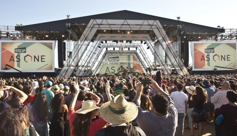 Voces latinas en el concierto Rise Up As One