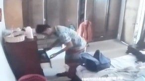 Delincuente es captado en vídeo dentro de una casa en San Antonio