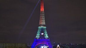 Huelgas en Francia cierran torre Eiffel