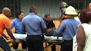 Bomberos rescatan a una persona tras incendio en Río Abajo