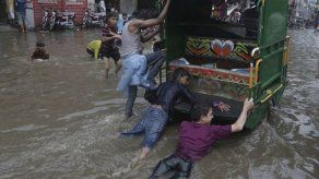 Derretimiento de glaciar provoca inundaciones en Pakistán