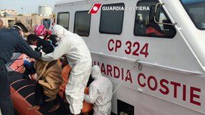 Unos 26 inmigrantes sobrevivieron a naufragio en Libia