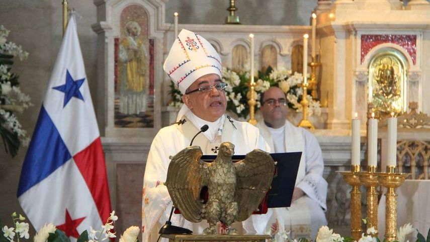 Arzobispo Metropolitano José Domingo Ulloa&nbsp;