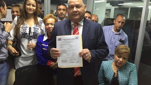 Benicio Robinson se postula en busca de reelección en presidencia del CEN del PRD