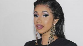 Cardi B reparte abrigos de invierno en Nueva York