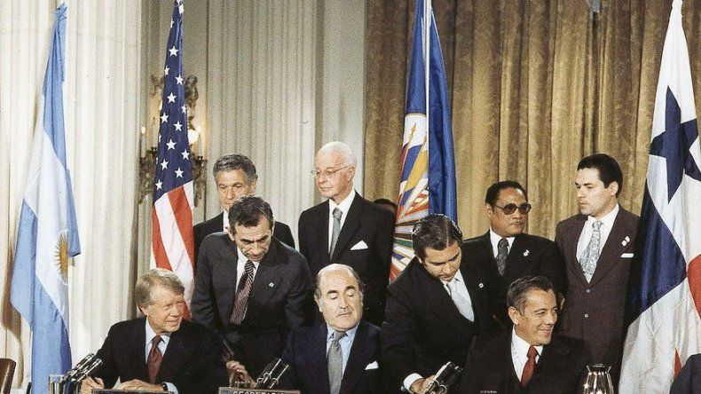 Torrijos, Lewis Navarro y empresarios panameños asistirán a condecoración de Jimmy Carter