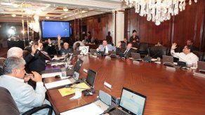 Ho rinde informe al Ejecutivo sobre su gestión al frente de la AAUD