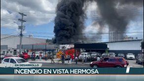 Bomberos atienden incendio registrado en una bodega en Vista Hermosa
