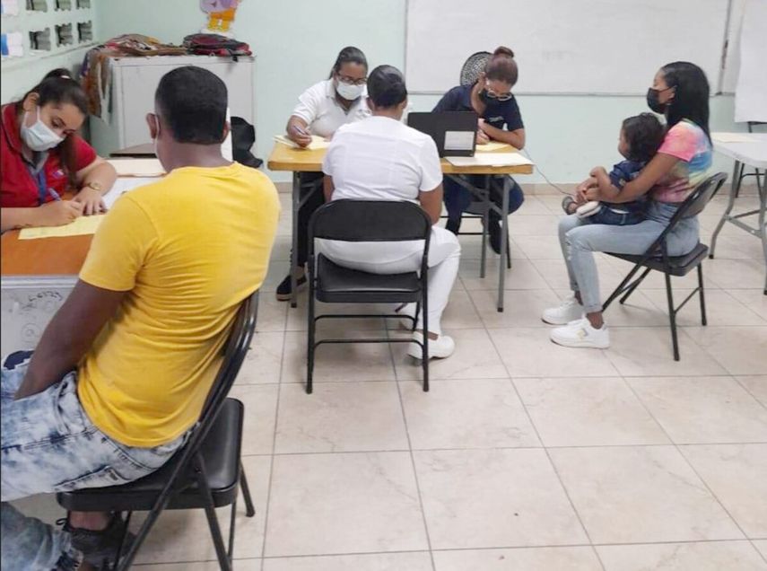 La institución indica que para realizar estos trámites deben presentar cédula.