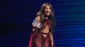 Thalía le pone caviar a la pizza