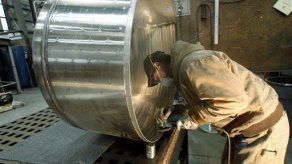 Fábricas y constructores impulsaron economía de EEUU