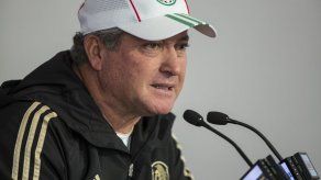 México busca a sucesor de Herrera y prensa candidatiza a Vucetich y Matosas