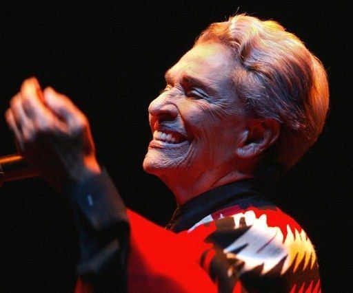 Pedro Almodóvar a Chavela Vargas en Facebook: adiós volcán
