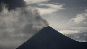 Volcán de Fuego incrementa actividad en el sur de Guatemala