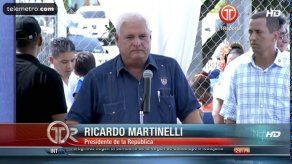 Martinelli acusa a opositores de las roturas de tuberías