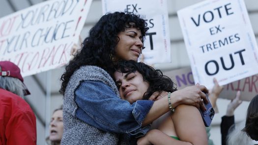 La decisión de la Corte Suprema ha generado reacciones divididas entre la población.