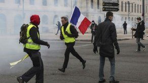 Violencia en protestas convoca a más marchas en Francia